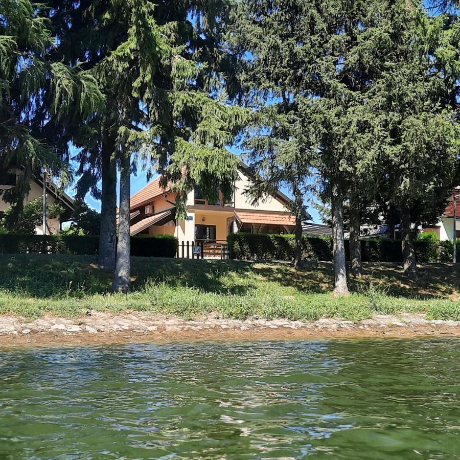 Spacious Apartment "Ana" On Lake Sabljaci 奥古林 外观 照片